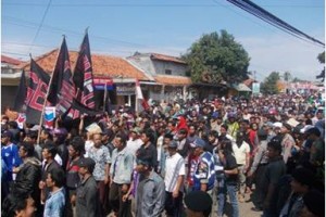 Ribuan massa Gempur unjuk rasa tolak Cevron.
